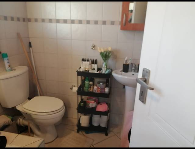 1 BEDROOM APARTMENT FOR SALE IN RUSTENBURG CENTRAL